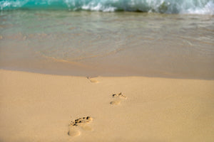 photo-wallpaper-footprints-into-the-sea