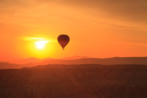 photo-wallpaper-hot-air-balloon-at-sunset