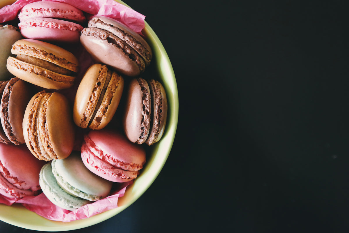 photo-wallpaper-a-bowl-of-macaroons