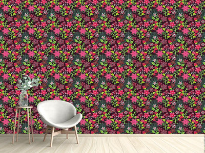 patterned-wallpaper-in-mums-strawberry-paradise