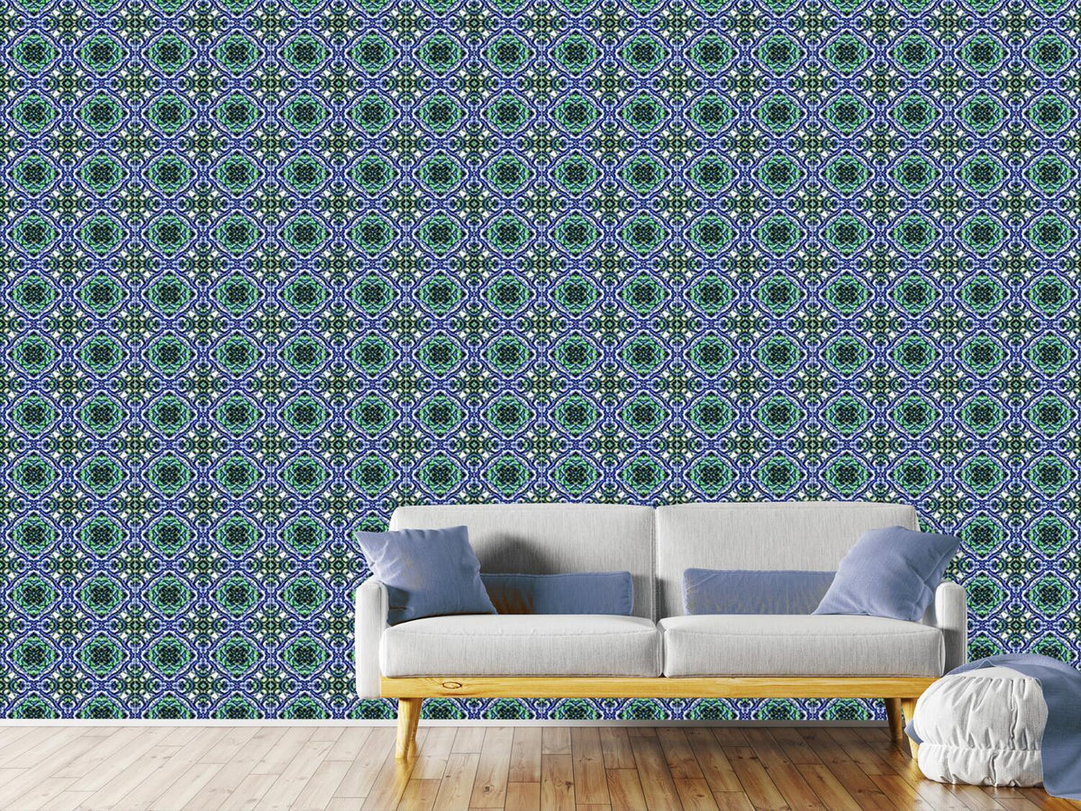 patterned-wallpaper-in-the-palace-garden