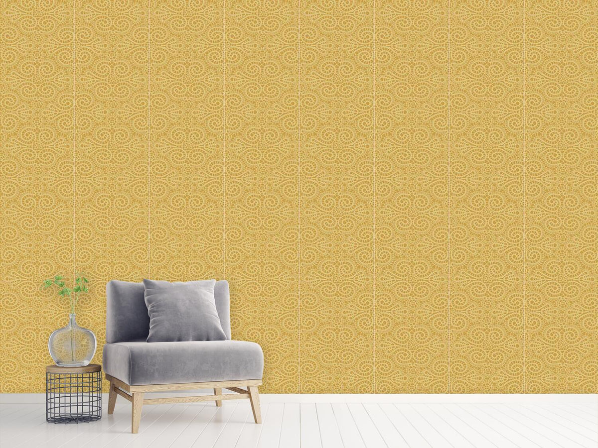 patterned-wallpaper-elegant-lace-pattern-in-gold