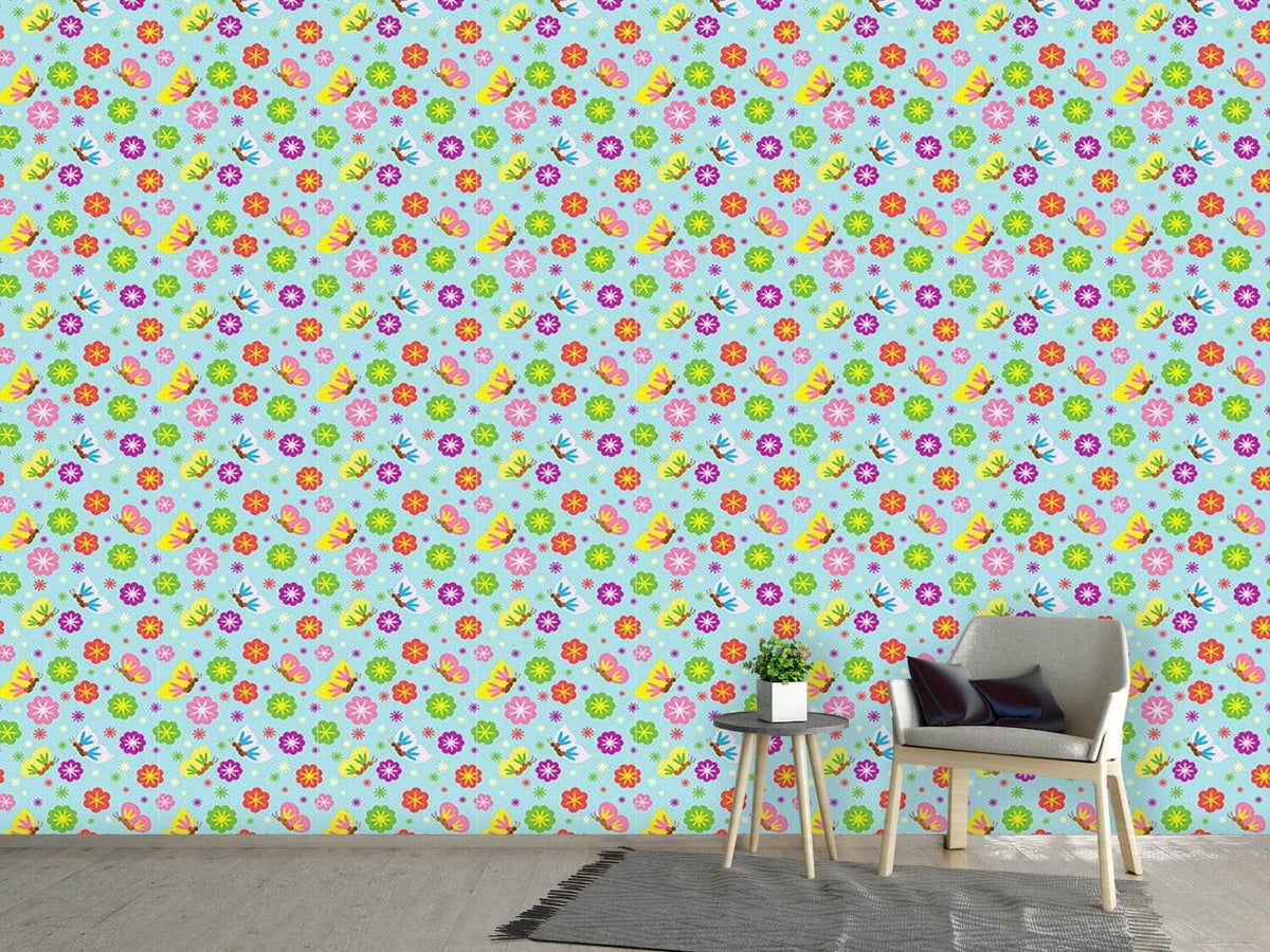 patterned-wallpaper-party-flowers