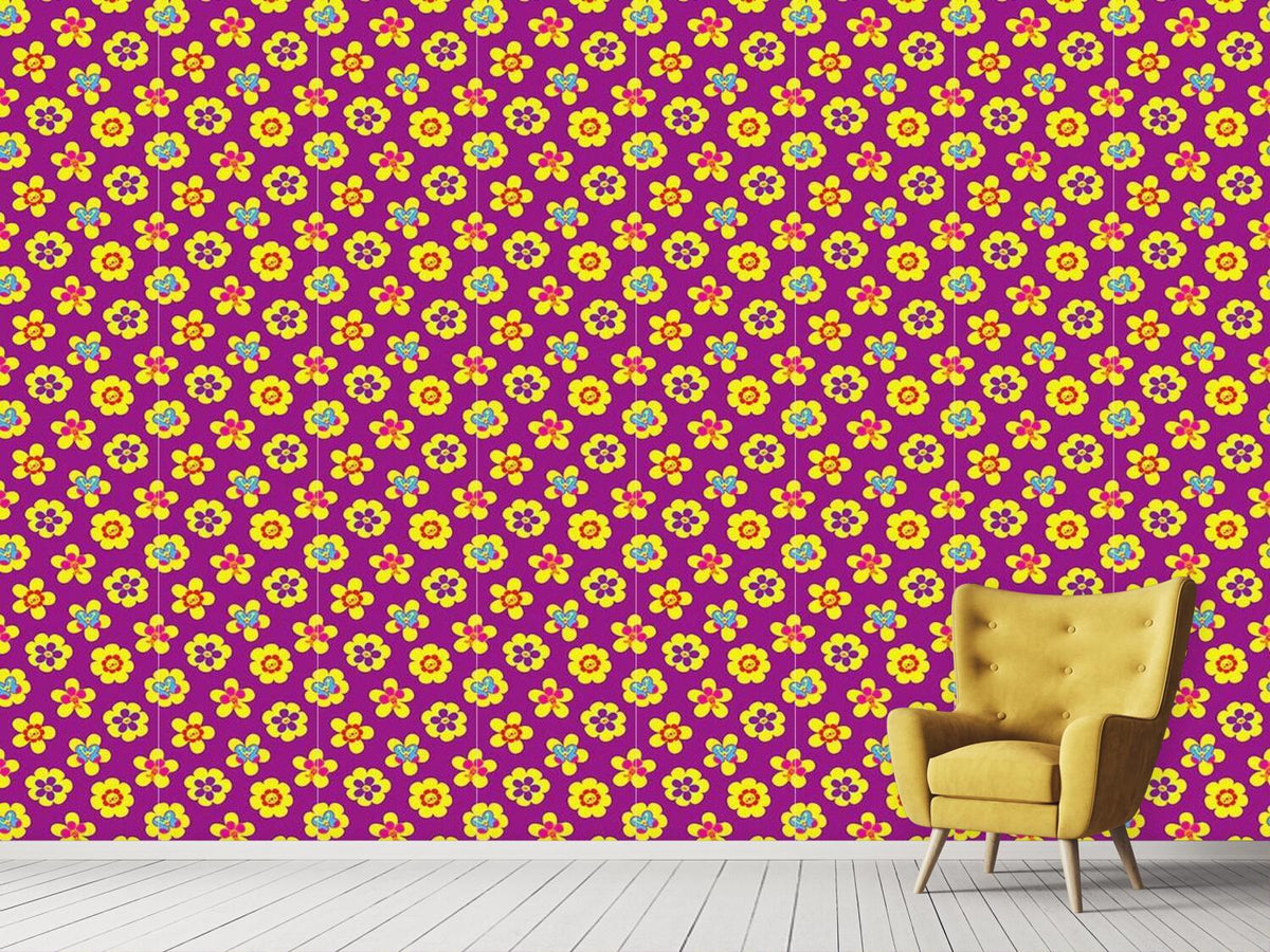 patterned-wallpaper-friendly-flowers