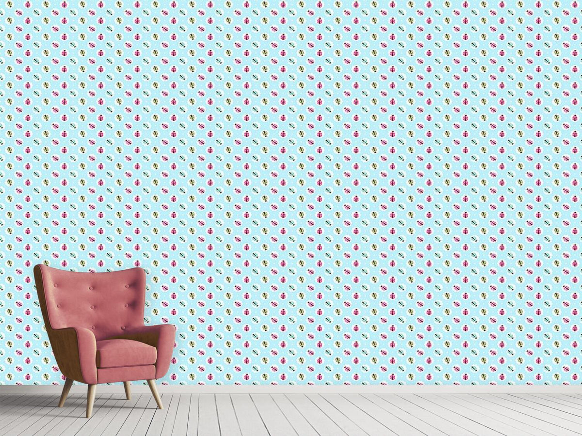 patterned-wallpaper-sweet-ladybug