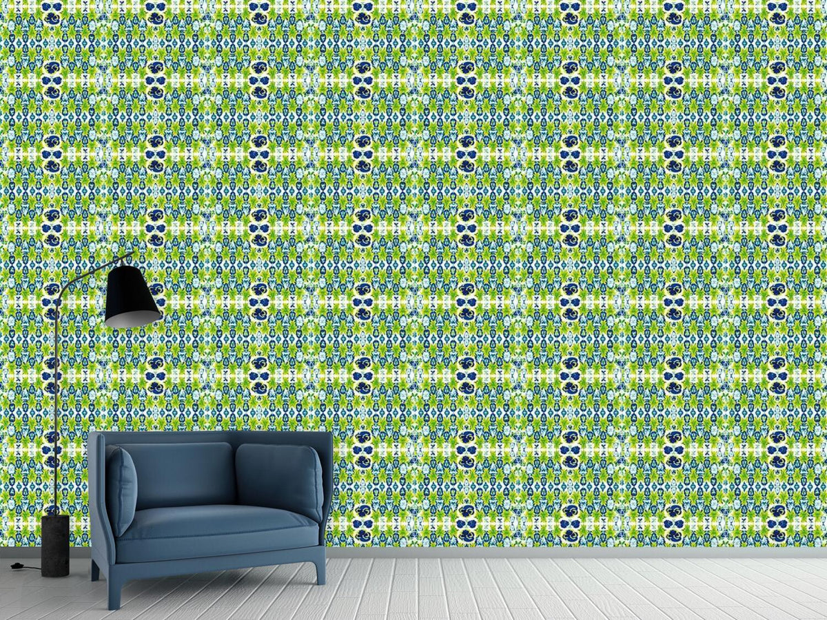 patterned-wallpaper-daysies-crystal-flacons