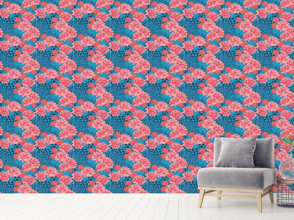 patterned-wallpaper-leopards-love-peonies