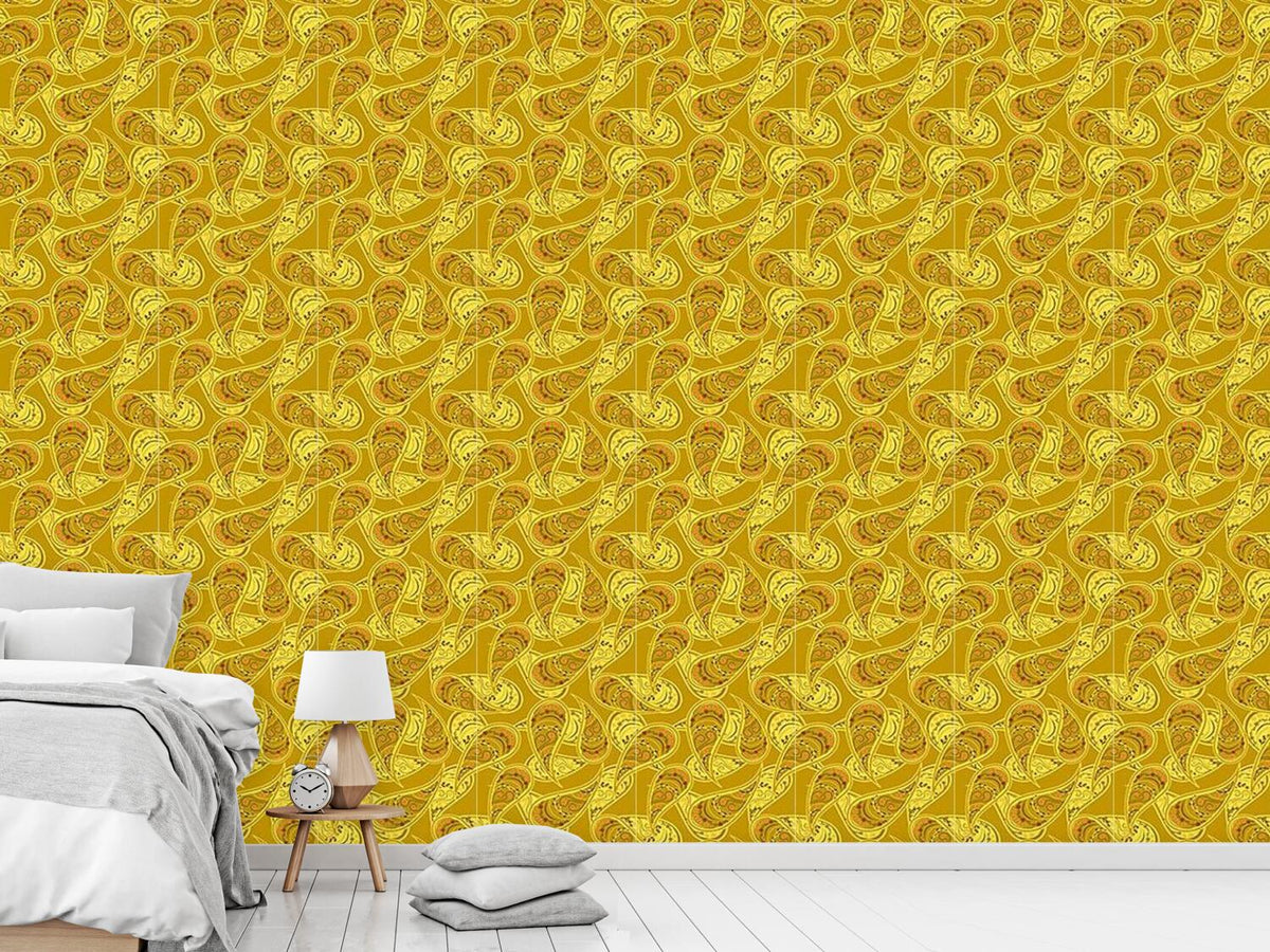 patterned-wallpaper-gold-rush-of-paisleys