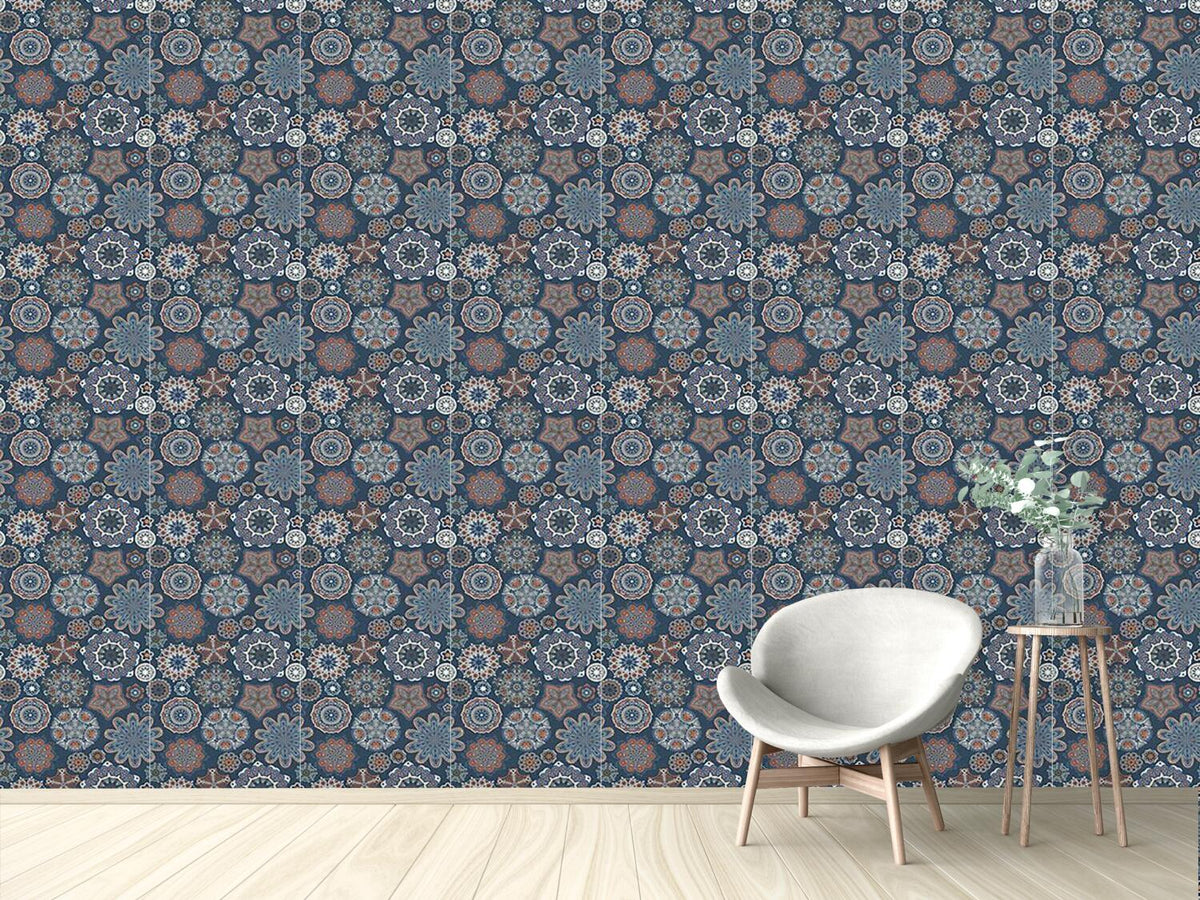 patterned-wallpaper-the-night-of-the-ornaments